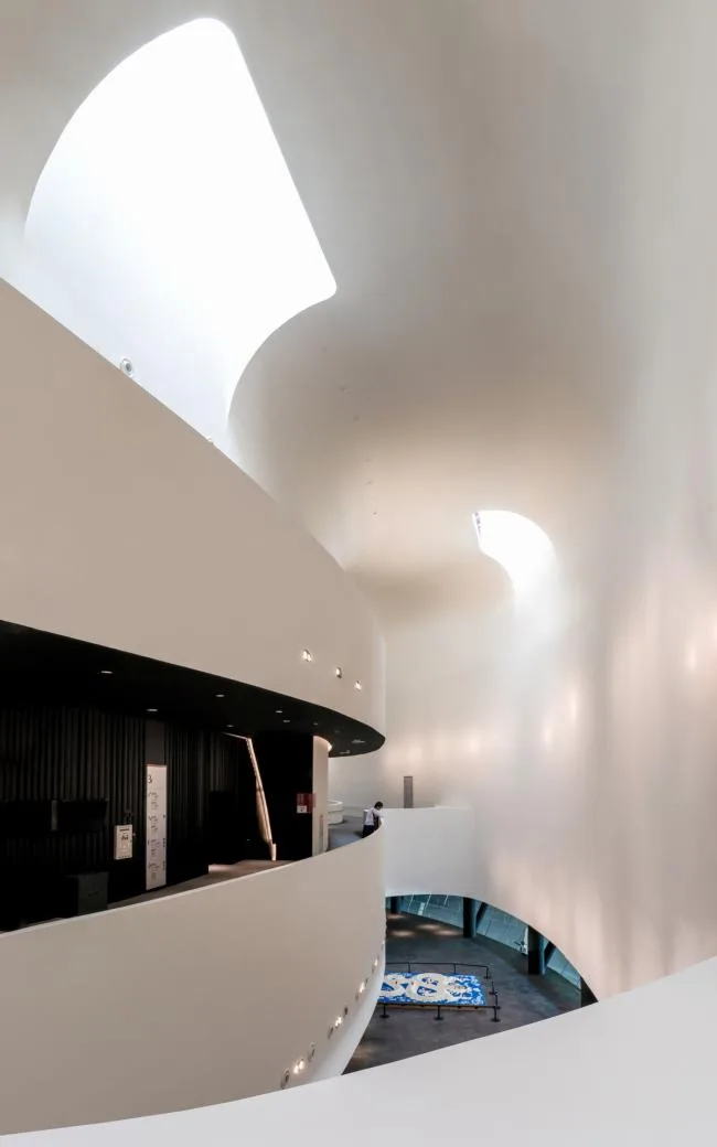 BIM建筑|如榕树根须般自由发展延长：高雄艺术中间 / Mecanoo