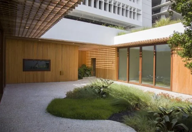 BIM建筑|新奇而平常的白色盒子：林肯路1111号扩建 / 赫尔佐格 & 德梅隆