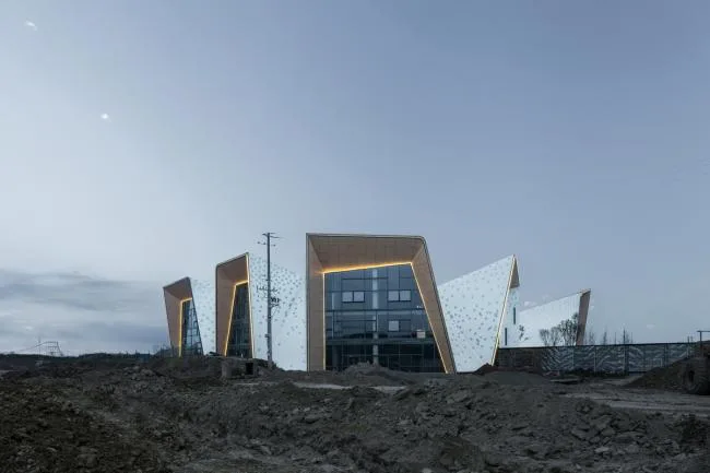 BIM建筑|场合、几何学、天然——成都万科公园传奇幼儿园 / 成执设计