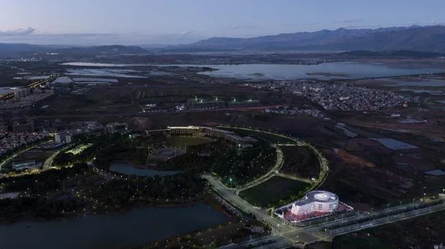 BIM建筑|一个可触摸的乌托邦，一个可实现的幻想国——棒棒糖幻想园 / 西安迪卡幼儿园设计中间