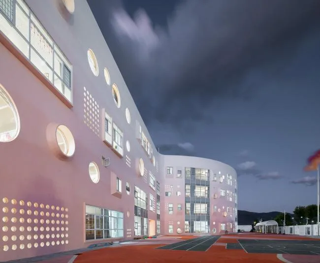BIM建筑|一个可触摸的乌托邦，一个可实现的幻想国——棒棒糖幻想园 / 西安迪卡幼儿园设计中间