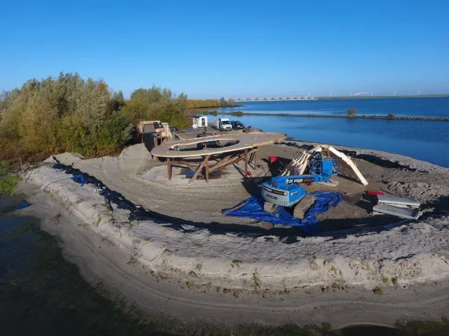 BIM建筑|栖息于水畔的水鸟蛋：Tij 不雅鸟屋 / RO&AD Architecten