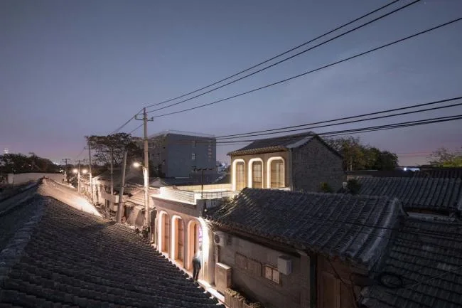 BIM建筑|老北京胡同里的机密酒馆：四合院改革 / 雅思睿设计研讨室