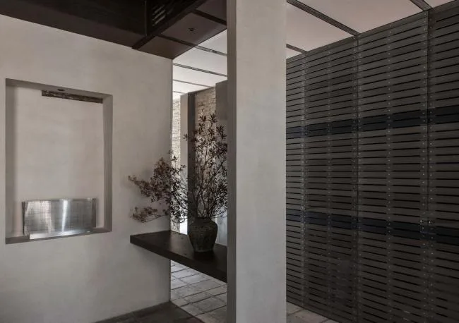 BIM建筑|老北京胡同里的机密酒馆：四合院改革 / 雅思睿设计研讨室