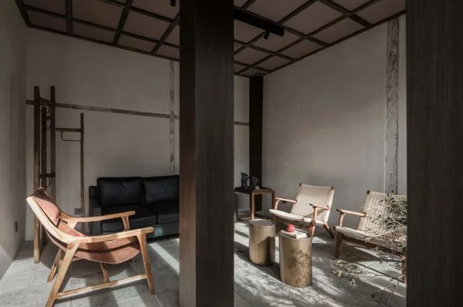 BIM建筑|老北京胡同里的机密酒馆：四合院改革 / 雅思睿设计研讨室