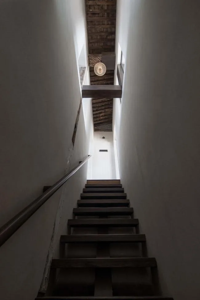 BIM建筑|老北京胡同里的机密酒馆：四合院改革 / 雅思睿设计研讨室