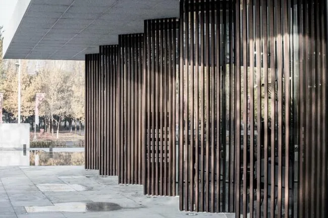 BIM建筑|沈阳浑南万达生涯艺术中间——一场关于简约与适意的思虑 / 基准方中建筑设计