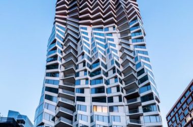 BIM建筑|Studio Gang 旧金山新作扭曲的“米拉年夜厦”封顶-BIM建筑网