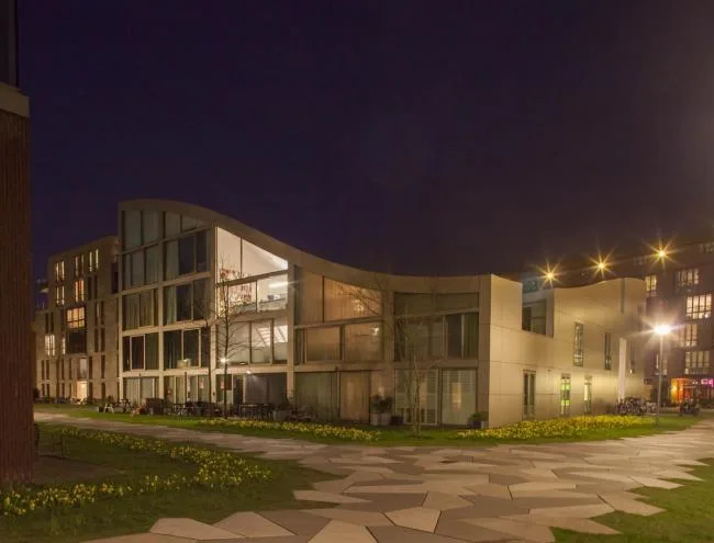 BIM建筑|如同随风舞动的旗号：荷兰Hidden Delights公寓 / NL Architects