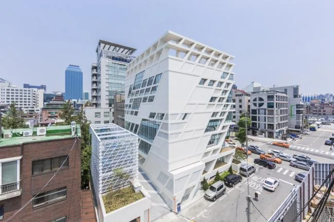 BIM建筑|融进“变更与立异”精力：Midong电子与电信总部办公楼 / 韵生同建筑师事务所