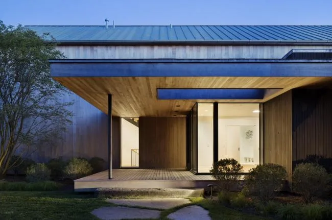 BIM建筑|东湖之家，定格湖景的纯白之家 / Robert Young Architects