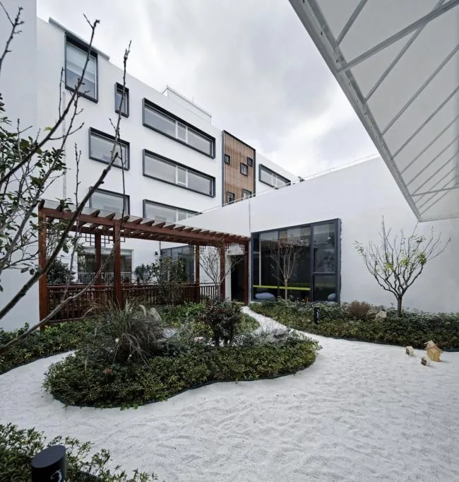 BIM建筑|纯净的花圃碉堡：上海徐汇科技幼儿园 / 元秀万建筑事务所