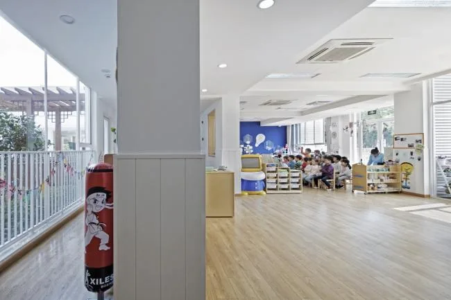 BIM建筑|纯净的花圃碉堡：上海徐汇科技幼儿园 / 元秀万建筑事务所