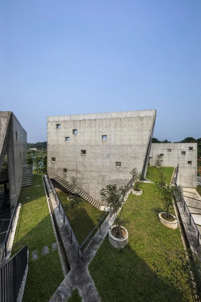 BIM建筑|光影错落，开合有度：Viettel 厂外工作室 / 武重义建筑事务所