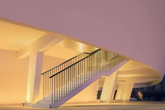 BIM建筑|静若处子，流光四溢——中国轻纺城时尚宣布戏院 / WAU建筑事务所