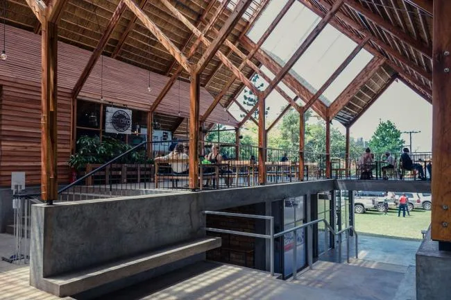 BIM建筑|轻巧明快，如擦过草地的轻燕：山森日式餐厅/ TERRAIN architects