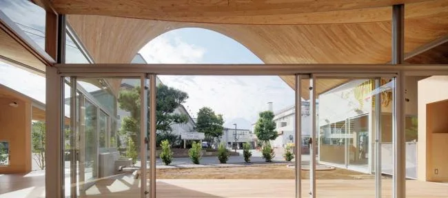 BIM建筑|富士山下，曲线的温顺与魅力：Toranoko 托儿所 / Takashige Yama***a Office