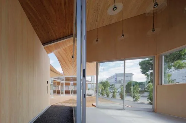 BIM建筑|富士山下，曲线的温顺与魅力：Toranoko 托儿所 / Takashige Yama***a Office