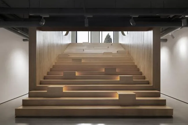 BIM建筑|拱与镜：虚实相映的无尽空间 / 槃达建筑