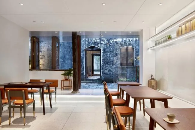 BIM建筑|叫醒记忆，沧桑而丰年代感的老屋子改革：不雅茶庭 / 南京悦设空间设计