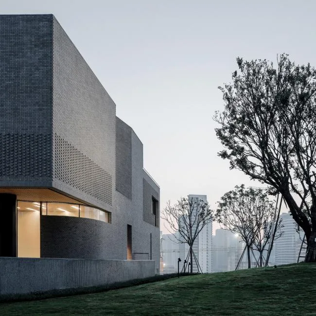 BIM建筑|坚实蕴藉，独看名胜：华润团体档案馆 / Studio Link-Arc