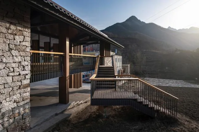 BIM建筑|蓝田县九间房镇油坊坪村景不雅设计 / 中国建筑西北设计研讨院·建筑装潢与情况艺术工程设计研讨院
