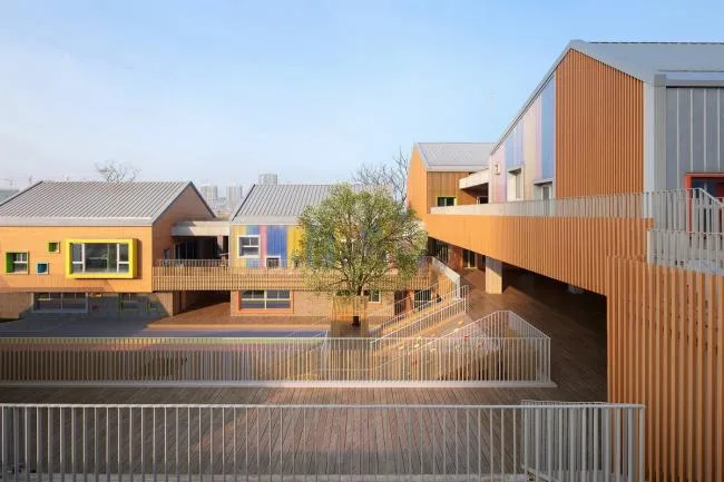 BIM建筑|五彩斑斓的“村”小板屋——重庆约克北郡幼儿园 / IDO元象建筑