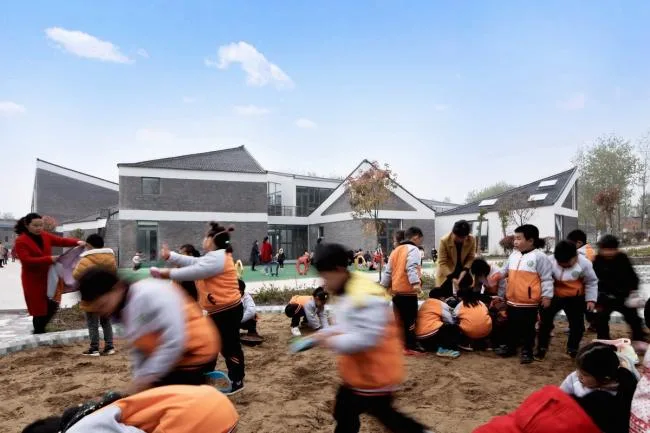 BIM建筑|水乡韵味，一看无际的平原上蜂拥闪烁的“星星”：江苏省北沙幼儿园 / Crossboundaries