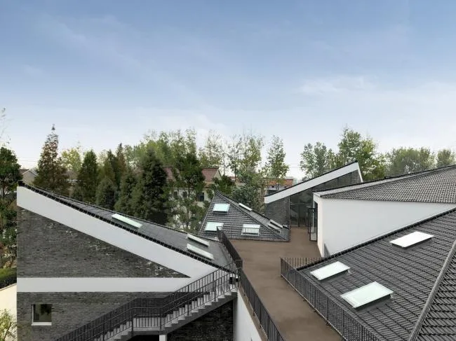 BIM建筑|水乡韵味，一看无际的平原上蜂拥闪烁的“星星”：江苏省北沙幼儿园 / Crossboundaries
