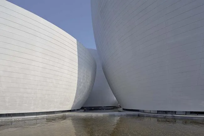 BIM建筑|极简翰墨勾画出的留白：邢窑博物馆 / 言川建筑