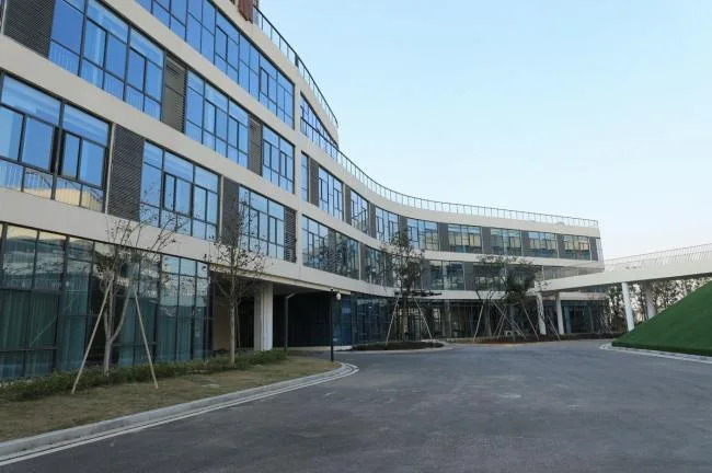 BIM建筑|西塞山前的“白鹭”：上海交年夜教导团体（湖州）帕丁顿双语黉舍 / 思序设计