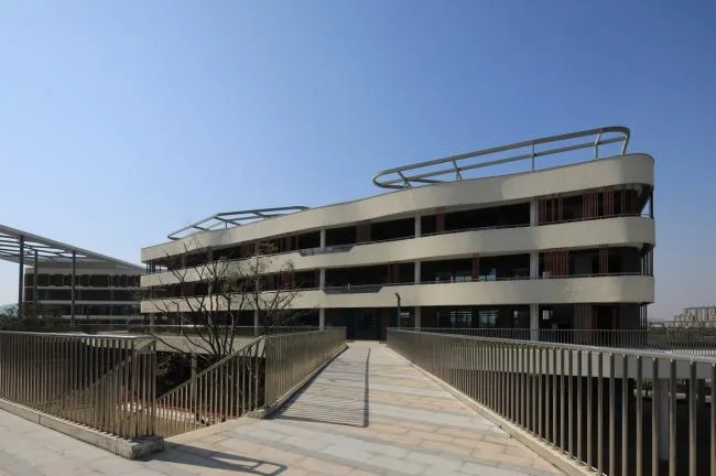 BIM建筑|西塞山前的“白鹭”：上海交年夜教导团体（湖州）帕丁顿双语黉舍 / 思序设计