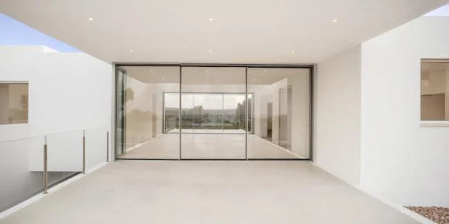BIM建筑|一览山远海阔！像素化体块堆叠而成的纯白T台别墅