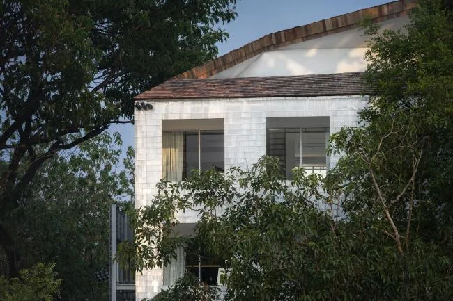 BIM建筑|如鱼群跃出海面，日光下闪闪发光的鱼鳞：清迈微型酒店