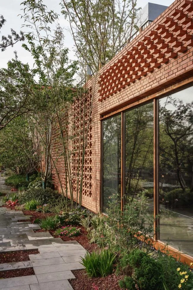 BIM建筑|在记忆与盼望之间：华东师范年夜学丽娃河畔书吧补葺 / 上海日清建筑设计