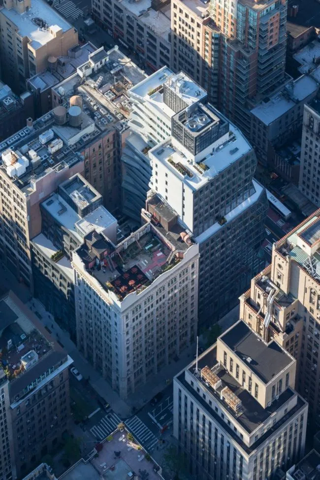 BIM建筑|立体派艺术融进汗青街区：纽约东22街121号公寓 / OMA