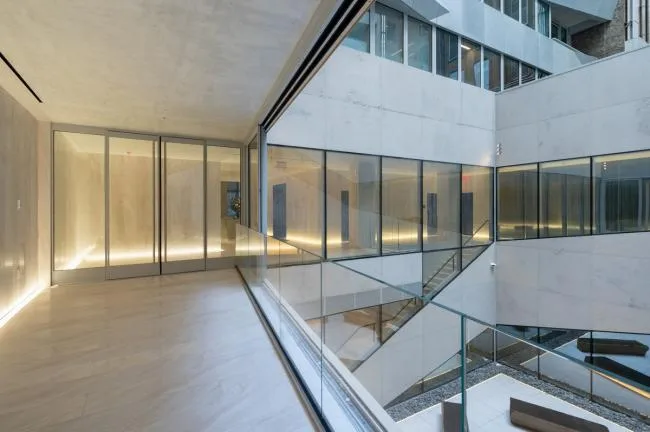 BIM建筑|立体派艺术融进汗青街区：纽约东22街121号公寓 / OMA