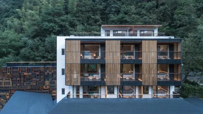 BIM建筑|重见山川——临安鱼乐山房平易近宿改革设计 / 久舍营造工作室