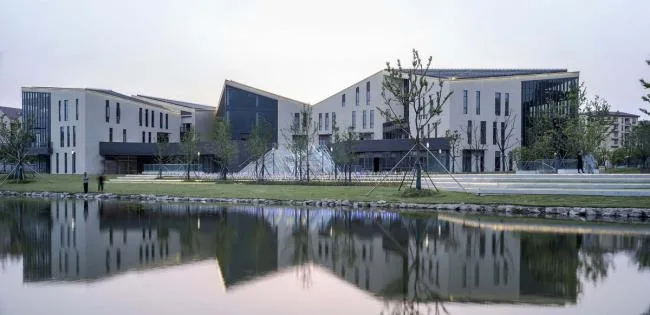 BIM建筑|老集市的味道，儿时记忆里的颜色：上海临港新城社区贸易中间 / 上海中房建筑设计