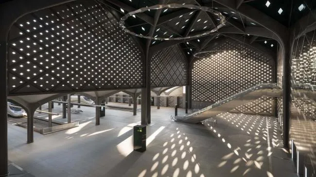 BIM建筑|雄伟钢柱支持树状构造：哈拉曼高铁站 / 福斯特合股人建筑事务所