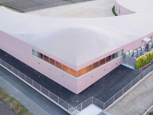 BIM建筑|山形围绕，活动的河道：日本 Subaru 幼儿园 / RFA+CFA