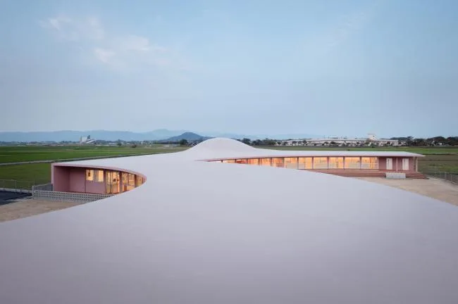 BIM建筑|山形围绕，活动的河道：日本 Subaru 幼儿园 / RFA+CFA