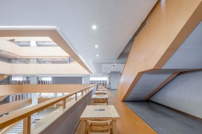 BIM建筑|沃野平原上的一盏“年夜红灯笼”：成都年夜学新藏书楼 / 中国建筑西南设计研讨院