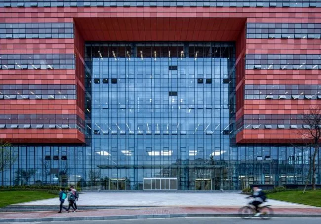 BIM建筑|沃野平原上的一盏“年夜红灯笼”：成都年夜学新藏书楼 / 中国建筑西南设计研讨院