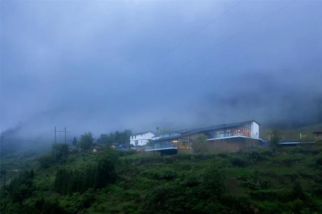 BIM建筑|邻接峡谷，融进聚落：黑竹沟禅驿精品酒店招待中间 / 研筑舍建筑设计