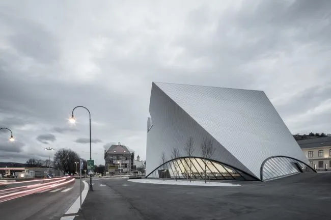 BIM建筑|风中芭蕾，奥地利州立美术馆 / Marte.Marte Architects