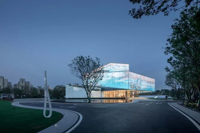 BIM建筑|走马看花，温润剔透：深圳世茂深港国际中间展现馆 / 水石设计