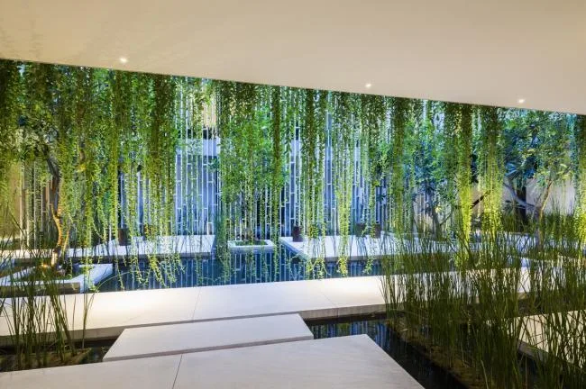 BIM建筑|千寻丛林瀑布倾注而下的光影空间：Naman 温泉会所 / MIA Design Studio