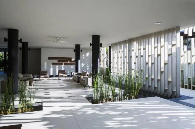 BIM建筑|千寻丛林瀑布倾注而下的光影空间：Naman 温泉会所 / MIA Design Studio