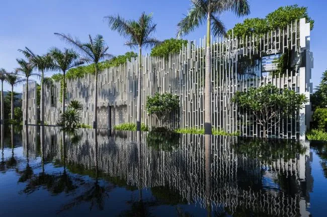 BIM建筑|千寻丛林瀑布倾注而下的光影空间：Naman 温泉会所 / MIA Design Studio